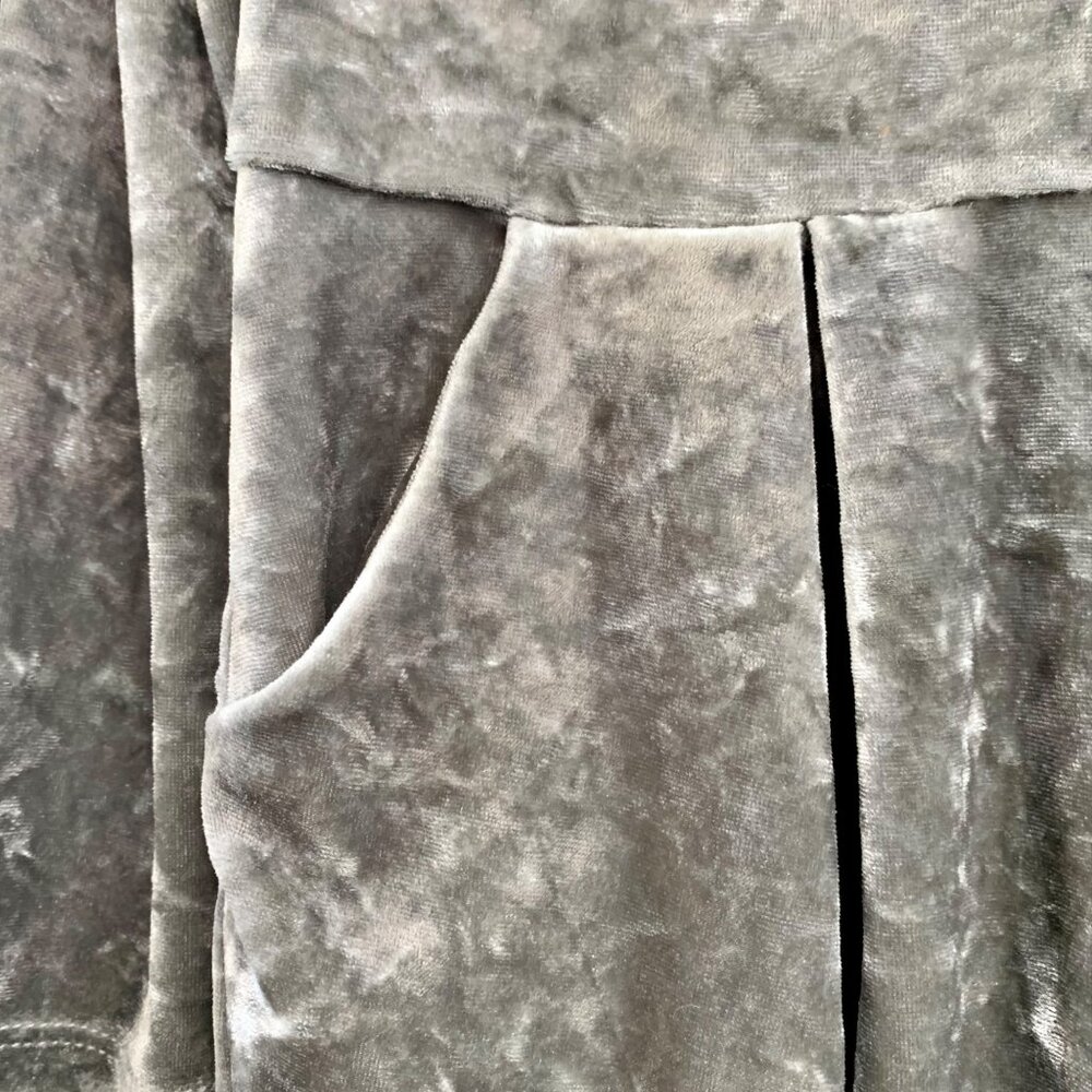H&M Crushed Velvet Dress  Girls 4-6 4T 5T Silver Grey Velour Pockets H And M - Picture 4 of 6